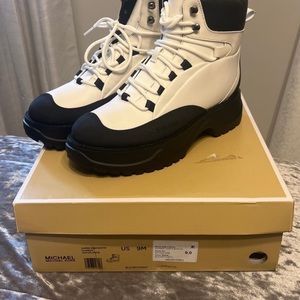 Michael Kors Dupree Hiker Bootie Size 9 Woman